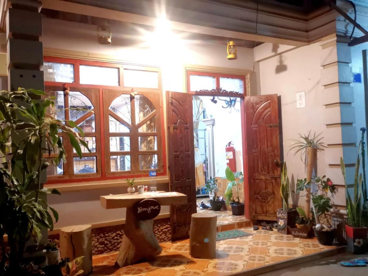Khamphouy Guesthouse Champasak Zewnętrze zdjęcie