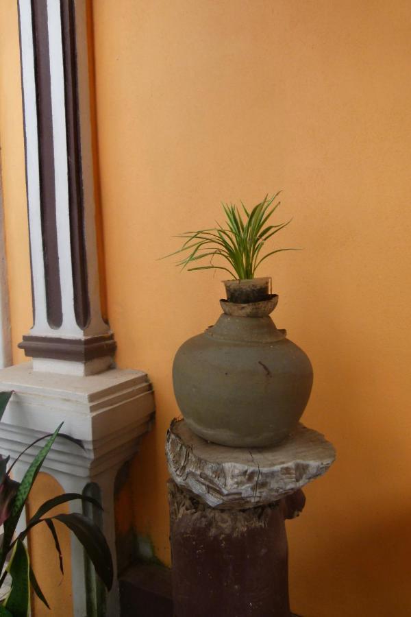 Khamphouy Guesthouse Champasak Zewnętrze zdjęcie
