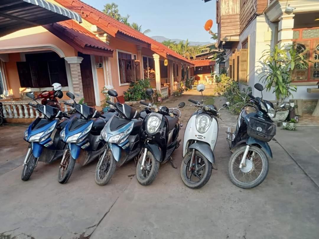 Khamphouy Guesthouse Champasak Zewnętrze zdjęcie
