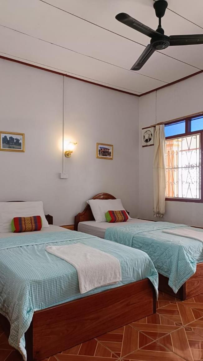 Khamphouy Guesthouse Champasak Zewnętrze zdjęcie